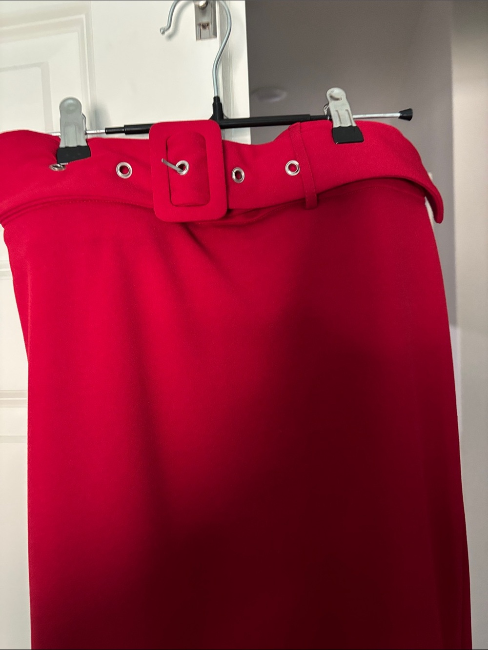ASHLEY STEWART Red High-Waist Straight Skirt
New without Tags Size 18/20 - Picture 13 of 14